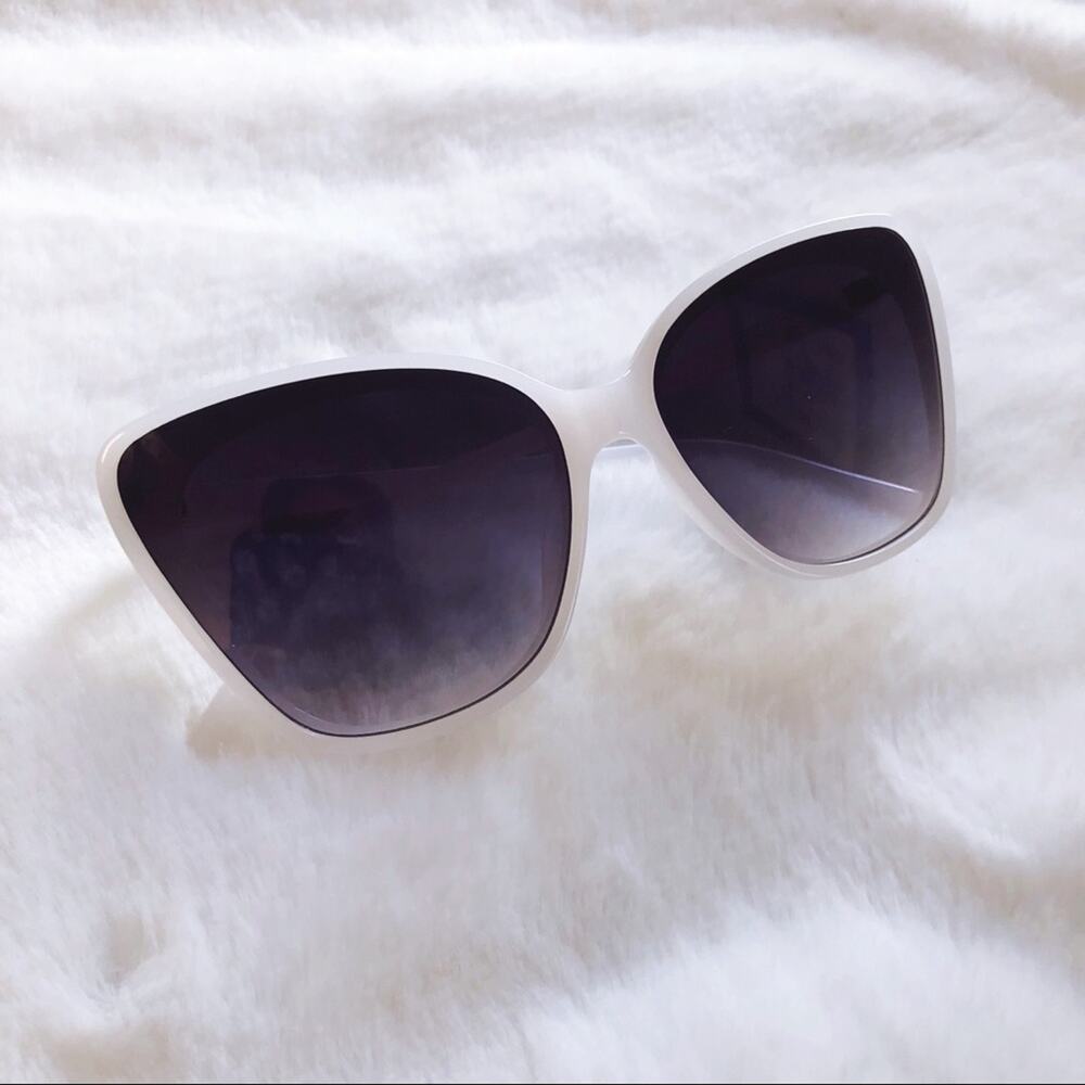 Amelia White Cat Eye Full Rim Sunglasses